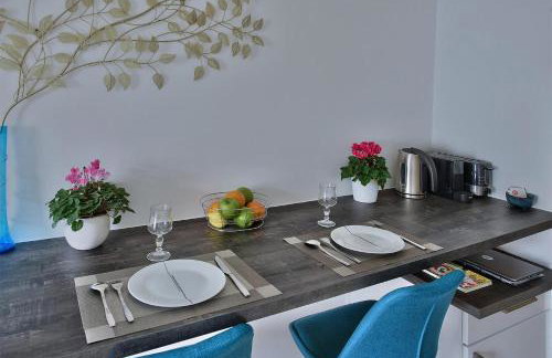 "Monplaisir", parking, canapé-lit neuf confortable, idéal voyages d'affaires et tourisme, proximité commerces, gare, Université Lyon 3 , Tram T2, T4 et C25 - Photo 19