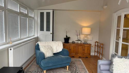 The Corner House, 36, Broadway Road, - Foto 5