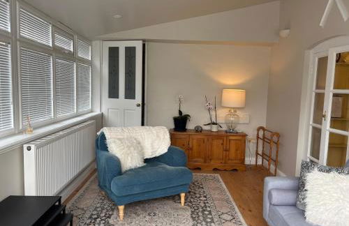 The Corner House, 36, Broadway Road, - Foto 5