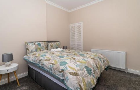 4 Bedrooms Homely House - Sleeps 6 Comfortably with 6 Double Beds,Glasgow, Free Street Parking, Business Travellers, Contractors, & Holiday-Goers, Near All Major Transport Links in Glasgow & City Centre, Perfect for Common Wealth Games 2026 - Foto 30