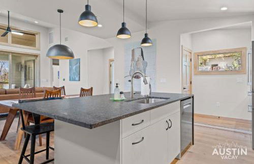 SoCo 1BR/1BA King Suite + Sunroom Porch, Near Zilker Park by Austin Vacay - Foto 11