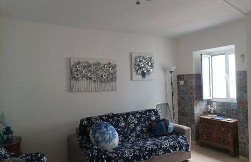 Blue And Gold Cozy Home - Photo 29