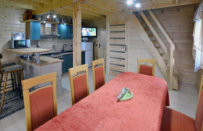 Wooden House by Ostrowieckie Lake With Beach - Photo 16