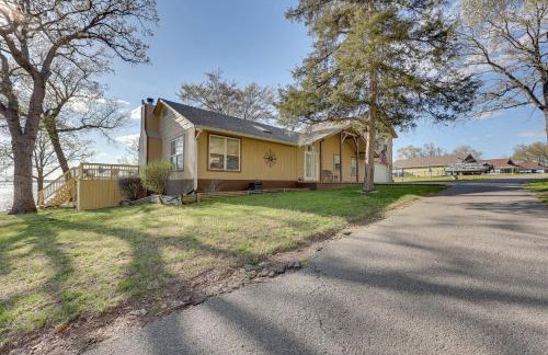 Lakefront Home with Shared Boat Ramp in Grove! - Foto 33