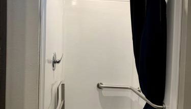 Modern Tiny House Rental Perfect for Glamping near Austin - Foto 4