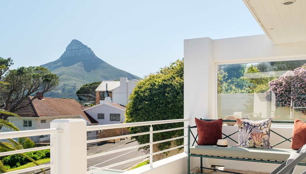 Camps Bay 4BR w Pool and Sea Views Atlantic Gem - Foto 3, Habitación