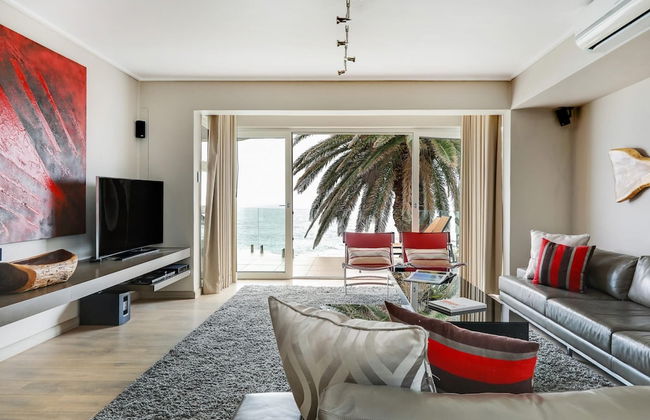 Modern Apartment in Camps Bay w Private Pool Houghton Steps - Photo 2