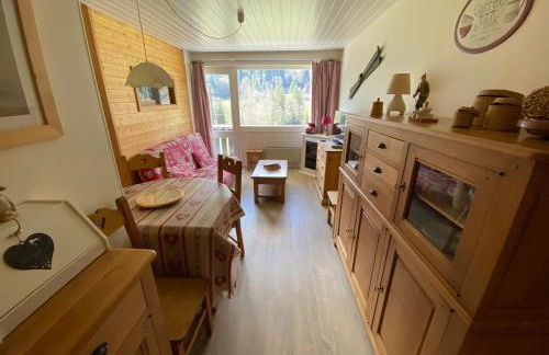 Appartement cosy avec balcon et parking, proche piste - FR-1-692-36 - Foto 4