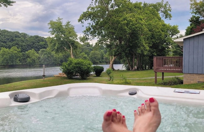 New River Riverfront , Hot Tub & Canoes, Trophy Muskie Fishing , Near VT - Foto 30