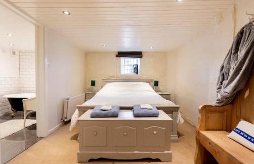 The Byre (Unusual and Different). - Foto 24