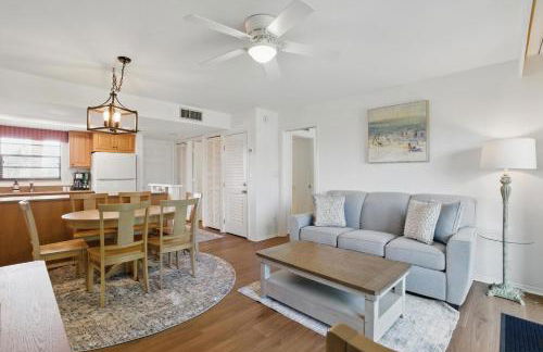 Deluxe Condo with Lake Views - Foto 13