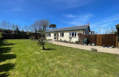 Honeycomb Cottage - a quiet, charming, cosy retreat in the countryside only 2 miles from one of Cornwall's best beaches - Photo 27