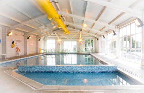 Polean Farm Old Farmhouse - With Large Jacuzzi, Games Room, Near the Sea and with Free Access to a Nearby Pool - Foto 2