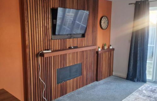 Spacious 3BR Home, 2 Bathrooms, Parking, Rushden - Foto 8