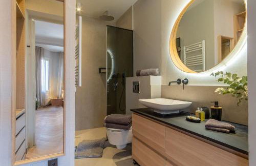 Spacious 3-Bed Apartment in Salamanca Madrid - Photo 25