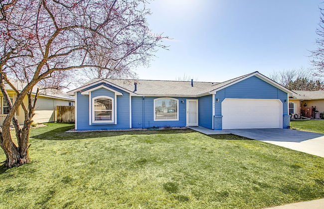 True Blue Family Home - Photo 23