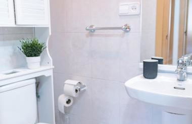 Adaptado y cómodo apartamento en Iturrama - Photo 8