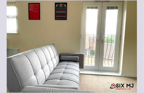 Chichele House, sleeps 8, Nr Rushden Lakes, allocated parking, corporate welcome - Foto 14