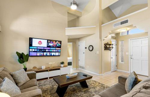 Peaceful West: 4BR Dusk Haven - Foto 9