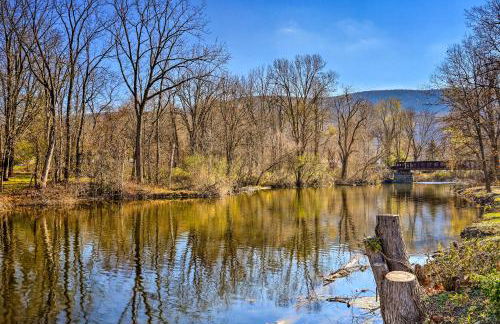 Charming Beacon Apt with Fire Pit Near Hiking! - Photo 24