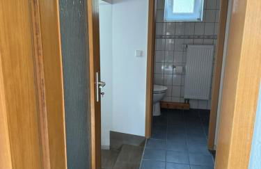 Schönes Apartment mit TV, WLAN, Kochbereich und Parkplatz - Sara - Foto 3