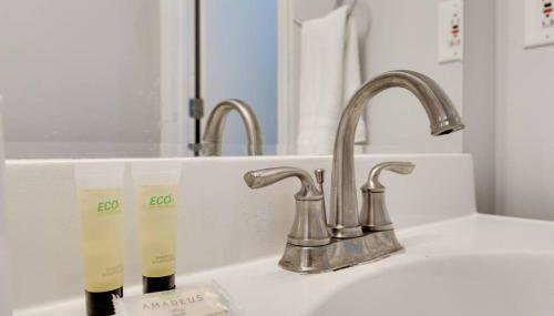 Lovely 2 BDR Condo with Balcony 2M to Broadway - Foto 2