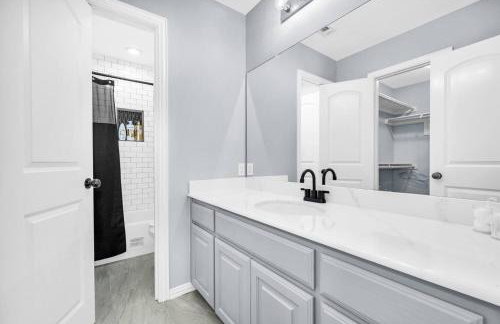 Highland Cottage - Central, Huge Yard HOT TUB - Foto 28