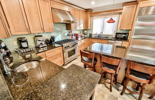 Mountain house w/ stunning views & gourmet kitchen - Foto 2