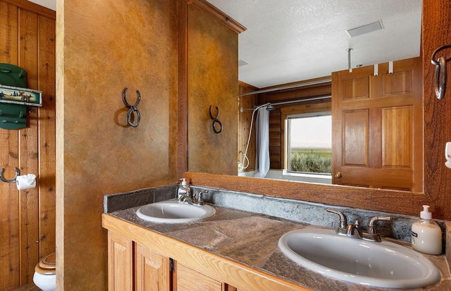 NEW! Elk Refuge Safari Chalet with Teton Views! - Foto 16