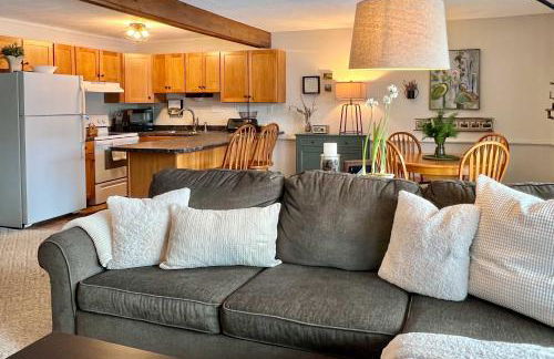 Glen Condo with Mountain Views Walk to Story Land - Photo 4