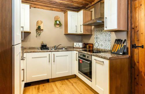 Tree House - Luxury Riverside Escape! - Foto 3