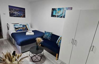 Cozy Ground-Floor Studio, Excellent City Access - Photo 1