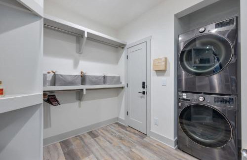 27 South - Large Lux Retreat With Hot Tub & Gameroom - Foto 55