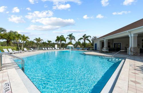 New! 6BR Home Close to Disney World! Private Pool! - Foto 2