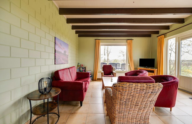 Holiday Home with Meadow View near Forests - Photo 11