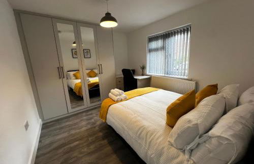 Selly Oak Near QE and UoB - 5 Bed Ensuite - Perfect for groups and contractors - Foto 14