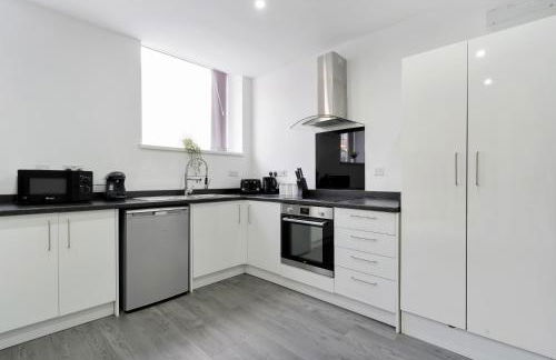 Birmingham City Modern Apartment - Table Tennis - Pool - Foto 10