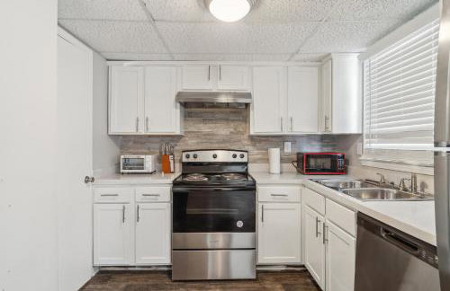 Spacious 1 Bed 15 Bath Towmhome I Ellenwood - Foto 5