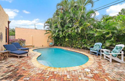 Casa De Marita - Backyard Bliss with Pool in Historic Sunshine Park - Foto 18