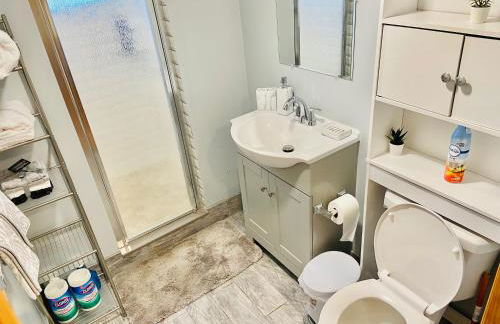 Bright, Stylish & Cozy Private Attic Unit near NYC! - Foto 8