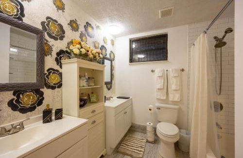 Townhome in PBG, king bed, pergola, BBQ & fire pit - Photo 11