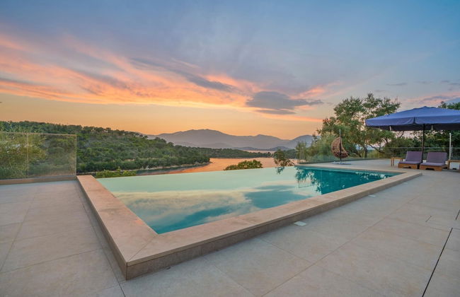 Villa Chriselia - 3 Bedrooms With Sea Access - Photo 18