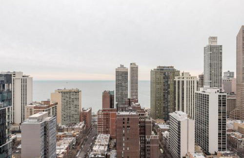 Gold Coast 2BR w Gym Pool nr Oak St Beach CHI-207 - Photo 4