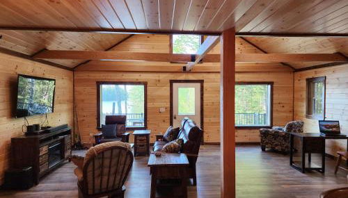 Family Friendly Lakefront Cottage, Ambajejus Lake - Foto 5