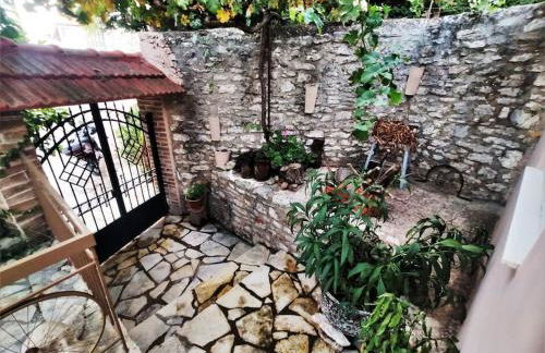 Panorea's Stone House - Foto 4