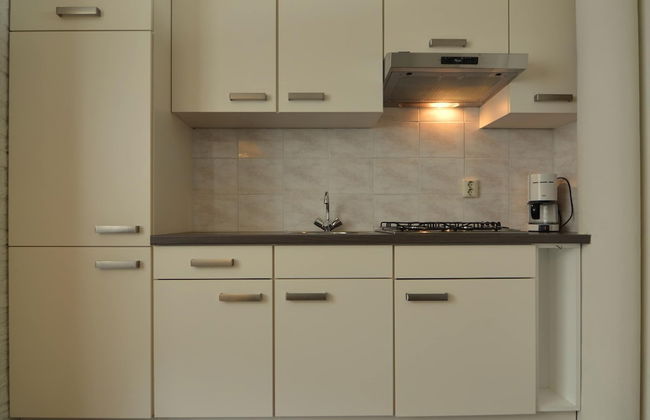 Snug Apartment in Schin op Geul Near Public Pool - Photo 23