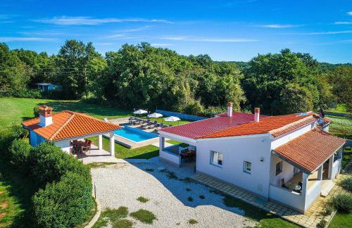 Charmante Villa mit privatem Pool, Klima, Sonnenliegen, Terrasse und Grill - Foto 68