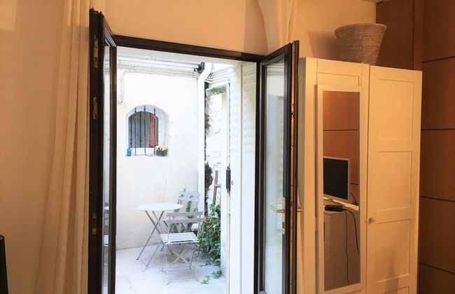 One bedroom flat ground floor avec cuisine -Rue Saint charles - métro Charles Michels 75015 PARIS - Photo 21