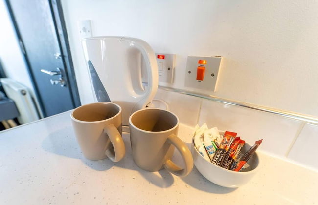 Cosy Spacious Studio Available - Photo 4