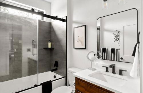 Luxe Lakeside New Build by Flathead Lake Speakeasy - Foto 43